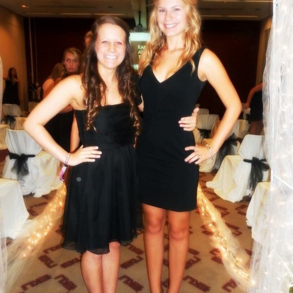 Banana Republic Black Dress. - Picture 2 of 4